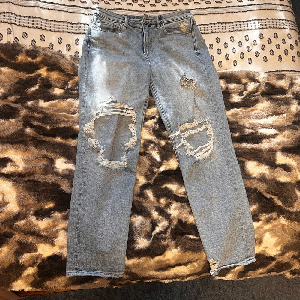 American Eagle Stretch Distressed Mom Jeans